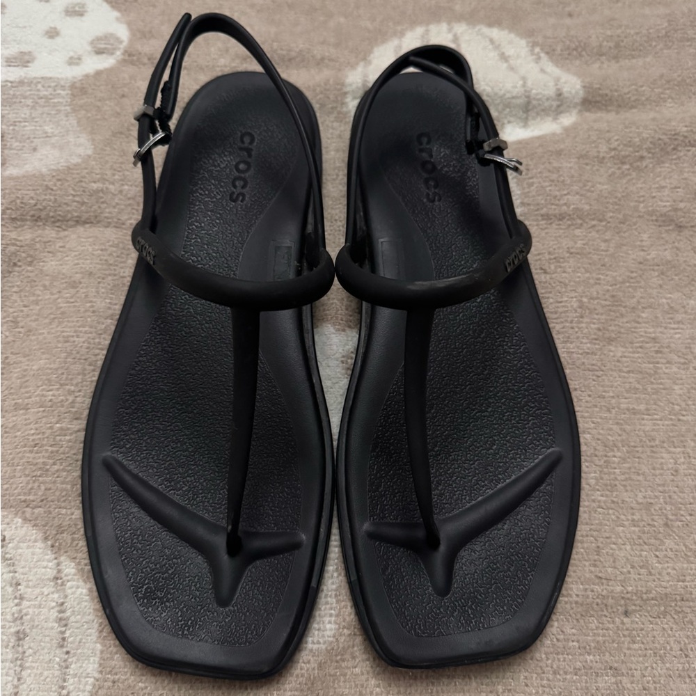 CROCS Women's Sleek Black Sandals